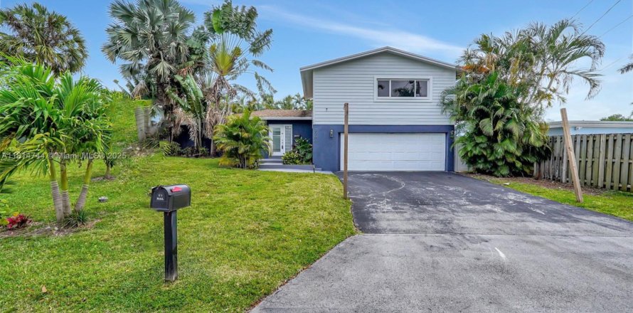 House in Fort Lauderdale, Florida 3 bedrooms, 148.83 sq.m. № 1766806