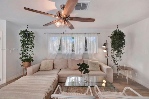House in Fort Lauderdale, Florida 3 bedrooms, 148.83 sq.m. № 1766806 - photo 23