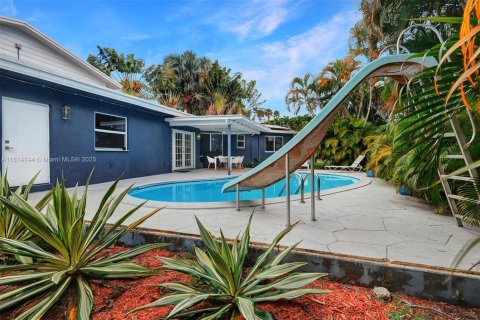 House in Fort Lauderdale, Florida 3 bedrooms, 148.83 sq.m. № 1766806 - photo 8