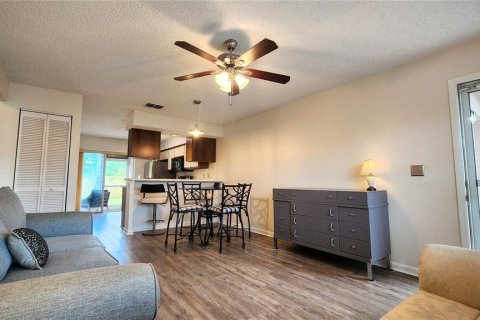 Copropriété à vendre à New Port Richey, Floride: 2 chambres, 77.57 m2 № 2142256 - photo 5