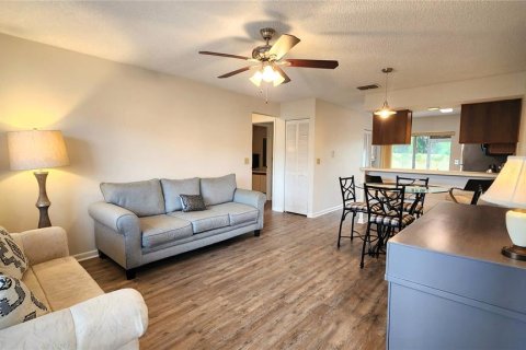 Copropriété à vendre à New Port Richey, Floride: 2 chambres, 77.57 m2 № 2142256 - photo 4