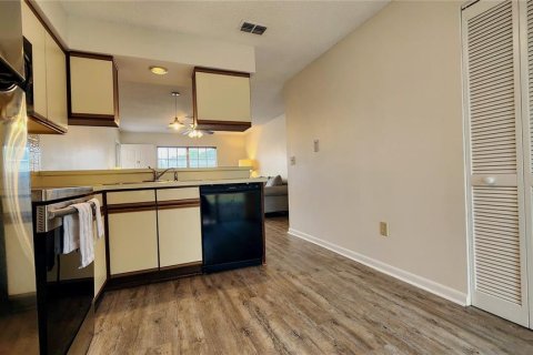 Copropriété à vendre à New Port Richey, Floride: 2 chambres, 77.57 m2 № 2142256 - photo 9