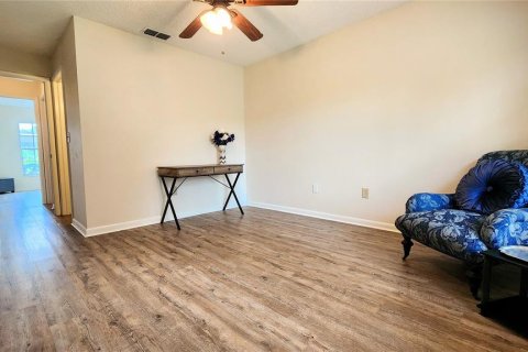 Copropriété à vendre à New Port Richey, Floride: 2 chambres, 77.57 m2 № 2142256 - photo 13