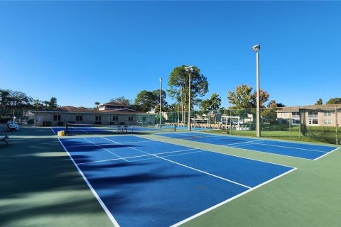 Copropriété à vendre à New Port Richey, Floride: 2 chambres, 77.57 m2 № 2142256 - photo 29