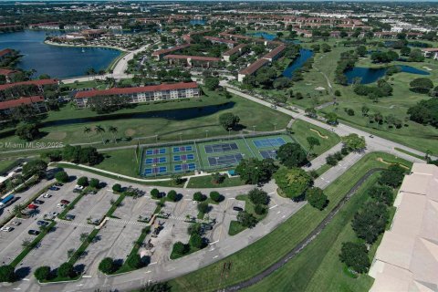 Condo in Pembroke Pines, Florida, 1 bedroom  № 1741718 - photo 23