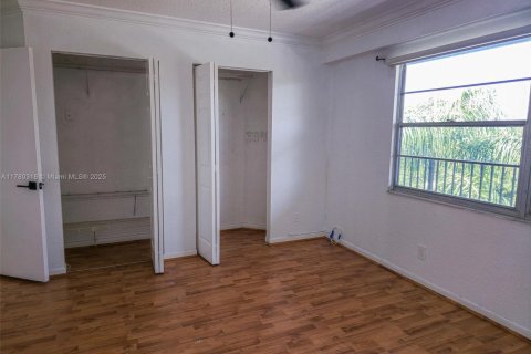 Condo in Pembroke Pines, Florida, 1 bedroom  № 1741718 - photo 8