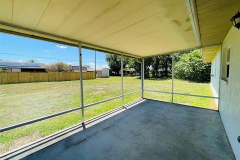 House in Port Charlotte, Florida 3 bedrooms, 111.3 sq.m. № 2143086 - photo 12