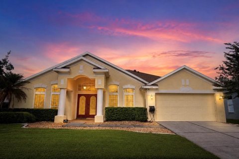 House in Orlando, Florida 4 bedrooms, 220.09 sq.m. № 2284092