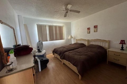 Condo in Daytona Beach, Florida, 1 bedroom № 2211438 - photo 6