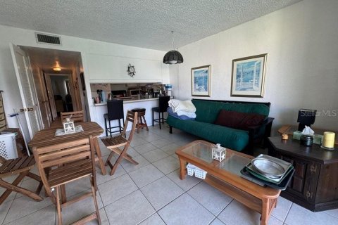 Condo in Daytona Beach, Florida, 1 bedroom № 2211438 - photo 4