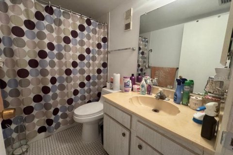 Condo in Daytona Beach, Florida, 1 bedroom № 2211438 - photo 8