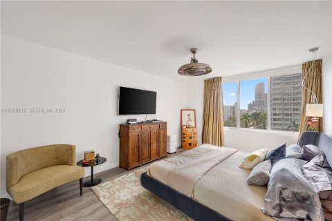 Купить кондоминиум в Майами-Бич, Флорида 1 спальня, 91.97м2, № 1988281 - фото 15