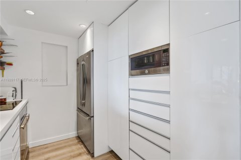 Купить кондоминиум в Майами-Бич, Флорида 1 спальня, 91.97м2, № 1988281 - фото 3