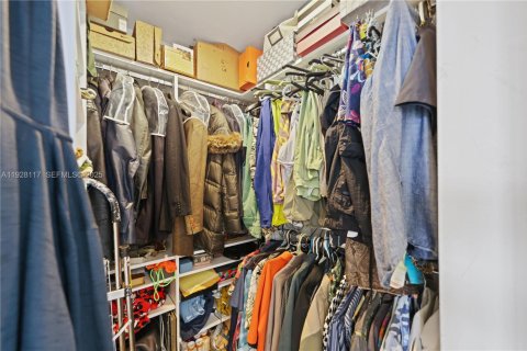 Купить кондоминиум в Майами-Бич, Флорида 1 спальня, 91.97м2, № 1988281 - фото 24