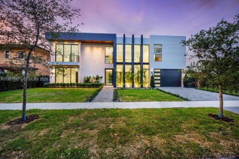 Купить виллу или дом в Майами, Флорида 5 спален, 361.58м2, № 2043601 - фото 5