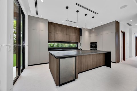 Купить виллу или дом в Майами, Флорида 5 спален, 361.58м2, № 2043601 - фото 23