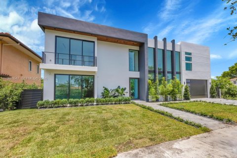 Купить виллу или дом в Майами, Флорида 5 спален, 361.58м2, № 2043601 - фото 4