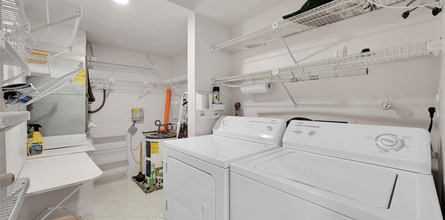 Condo in Sunrise, Florida, 2 bedrooms  № 1121343