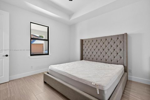 Villa ou maison à vendre à Cape Coral, Floride: 4 chambres № 1949642 - photo 14