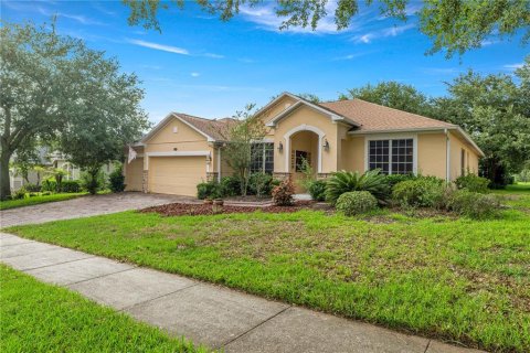 House in Clermont, Florida 4 bedrooms, 246.66 sq.m. № 2230855 - photo 2