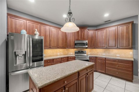 House in Clermont, Florida 4 bedrooms, 246.66 sq.m. № 2230855 - photo 10