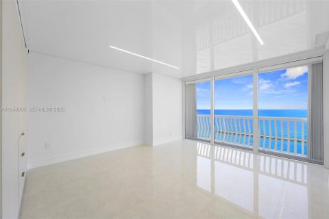 Condo in Fort Lauderdale, Florida, 2 bedrooms  № 2153076 - photo 20