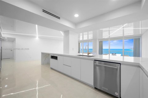 Condo in Fort Lauderdale, Florida, 2 bedrooms  № 2153076 - photo 9