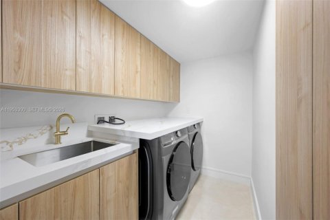 Condo in Fort Lauderdale, Florida, 2 bedrooms  № 2153076 - photo 22