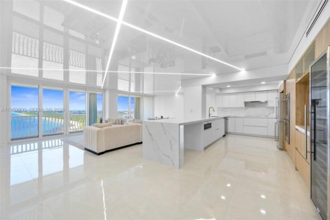 Condo in Fort Lauderdale, Florida, 2 bedrooms  № 2153076 - photo 4