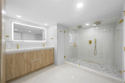 Condo in Fort Lauderdale, Florida, 2 bedrooms  № 2153076 - photo 15