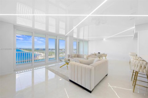 Condo in Fort Lauderdale, Florida, 2 bedrooms  № 2153076 - photo 3