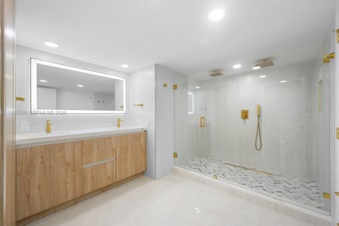 Condo in Fort Lauderdale, Florida, 2 bedrooms  № 2153076 - photo 24