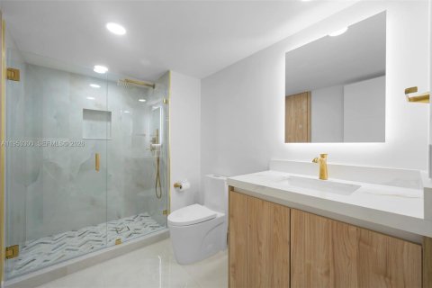 Condo in Fort Lauderdale, Florida, 2 bedrooms  № 2153076 - photo 23