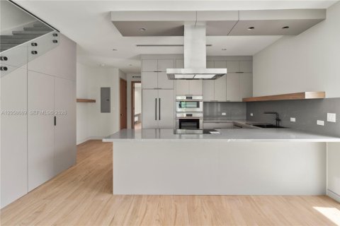 Condo in Miami, Florida, 4 bedrooms  № 2169125 - photo 9