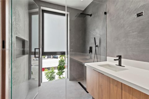 Condo in Miami, Florida, 4 bedrooms  № 2169125 - photo 23
