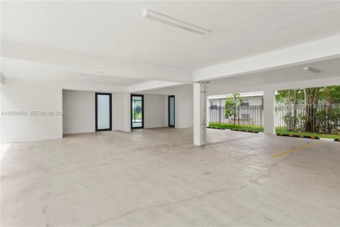 Condo in Miami, Florida, 4 bedrooms  № 2169125 - photo 27