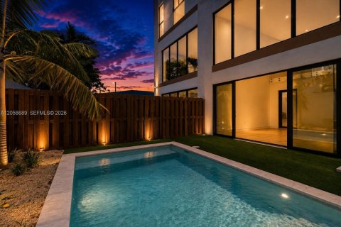 Condo à Miami, Floride, 4 chambres  № 2169125