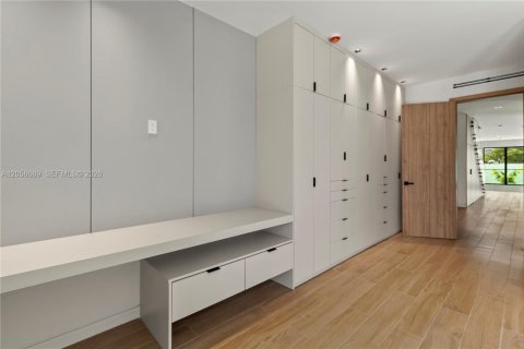 Condo in Miami, Florida, 4 bedrooms  № 2169125 - photo 17