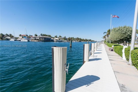 Copropriété à louer à Hillsboro Beach, Floride: 2 chambres, 107.21 m2 № 2023849 - photo 3