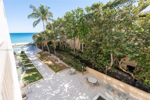 Copropriété à louer à Hillsboro Beach, Floride: 2 chambres, 107.21 m2 № 2023849 - photo 4