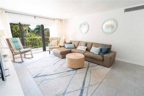 Copropriété à louer à Hillsboro Beach, Floride: 2 chambres, 107.21 m2 № 2023849 - photo 13