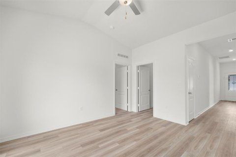 House in Astatula, Florida 3 bedrooms, 112.04 sq.m. № 1873028 - photo 7