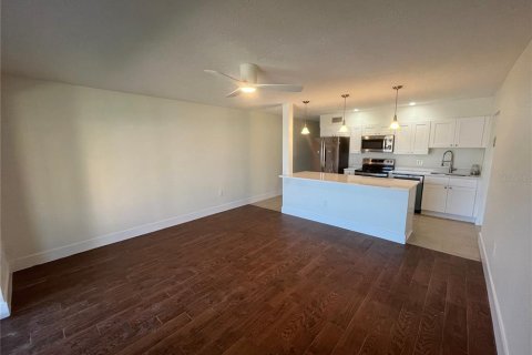Villa ou maison à louer à Treasure Island, Floride: 1 chambre, 68.75 m2 № 1656605 - photo 4