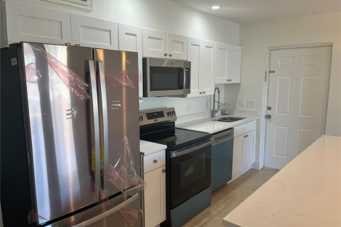 Villa ou maison à louer à Treasure Island, Floride: 1 chambre, 68.75 m2 № 1656605 - photo 5