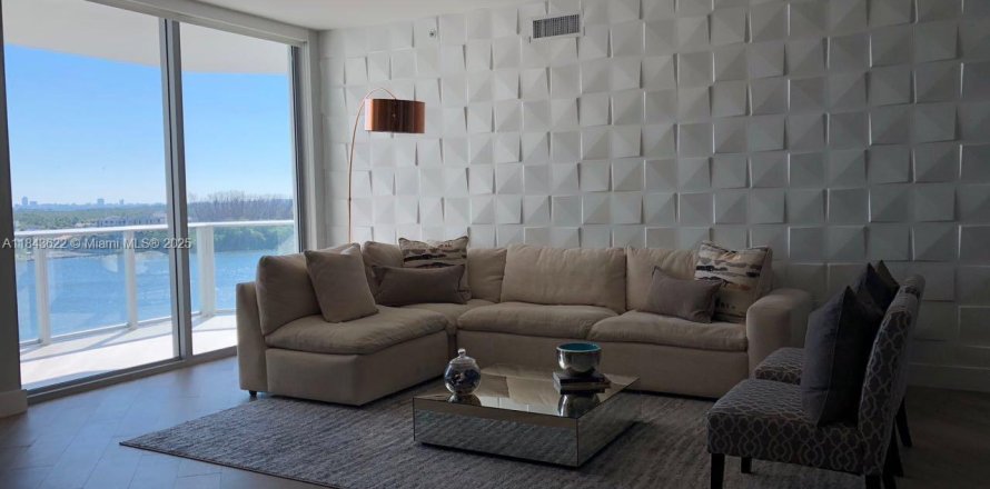 Appartement à North Miami Beach, Floride 2 chambres, 162.58 m2 № 1839540