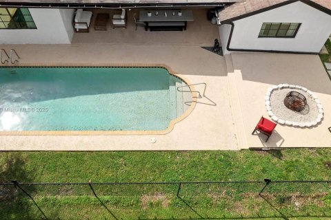 House in Plantation, Florida 4 bedrooms, 260.22 sq.m. № 1431739 - photo 26