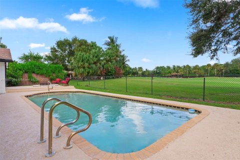 House in Plantation, Florida 4 bedrooms, 260.22 sq.m. № 1431739 - photo 27