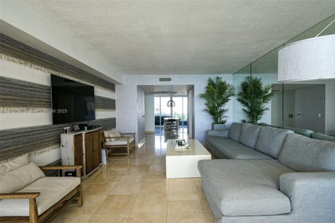 Купить кондоминиум в Санни-Айлс-Бич, Флорида 2 спальни, 147.71м2, № 1928984 - фото 19