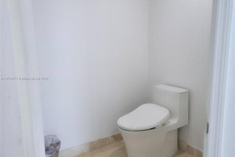 Купить кондоминиум в Санни-Айлс-Бич, Флорида 2 спальни, 147.71м2, № 1928984 - фото 27