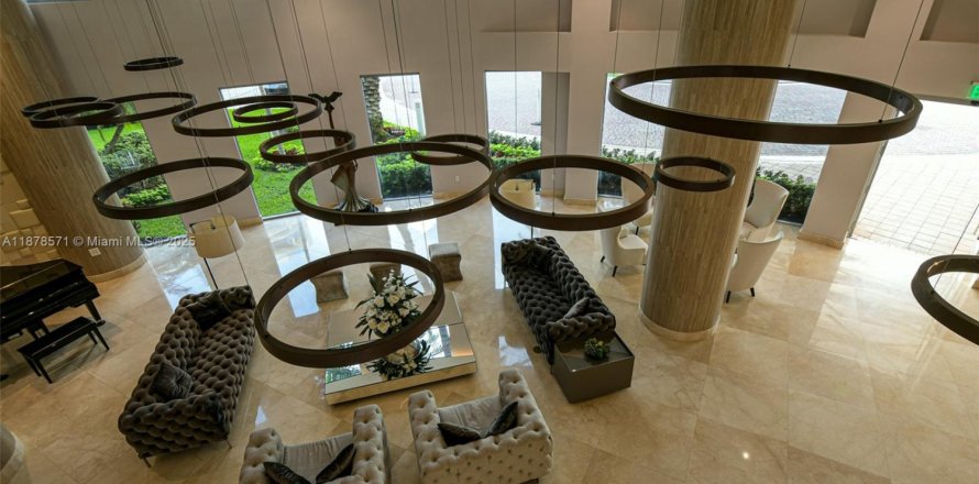 Кондоминиум с 2 спальнями в Санни-Айлс-Бич, Флорида № 1928984